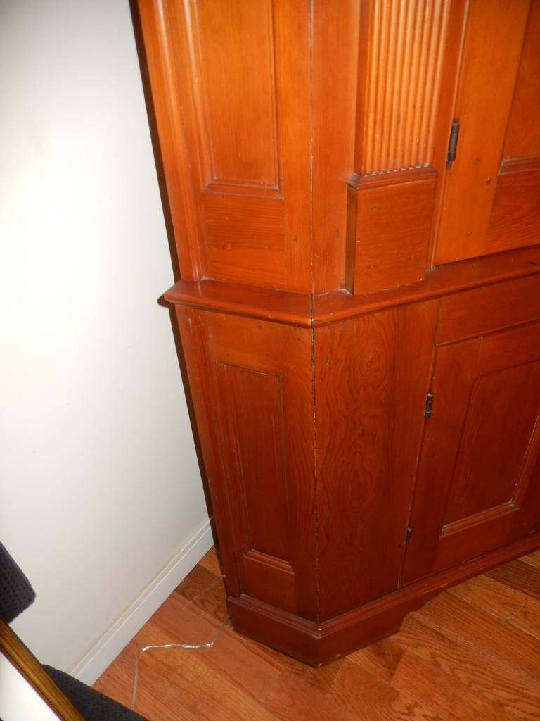 Late 19th Century Americana Tall Maplewood Corner Cupboard In Excellent Condition In Bellport, NY