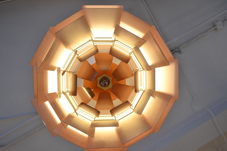 An early edition Copper Artichoke light designed by Poul Henningsen. A very impressive piece which stands on it's own in the timeline of design.