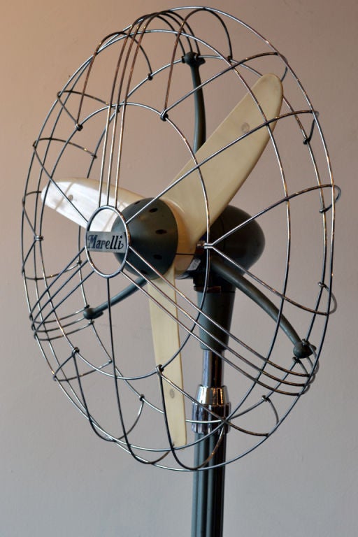 A well built and engineered floor fan from Italy, 1950's.  Strong current with different speeds. A great piece of a equipment for a hot summer's day.