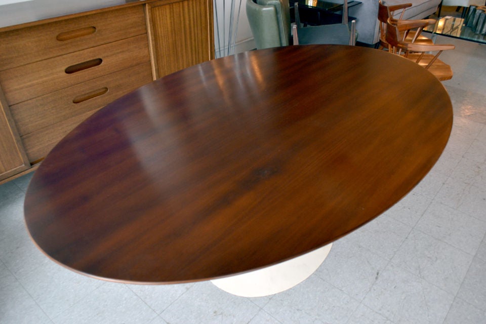 American Eero Saarinen Oval  Dining Table