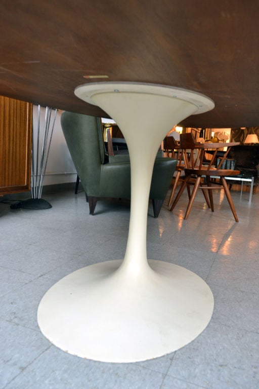 Mid-20th Century Eero Saarinen Oval  Dining Table