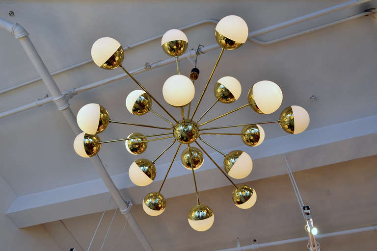 Italian Sputnik Chandelier with Glass Globes In Excellent Condition In New York, NY