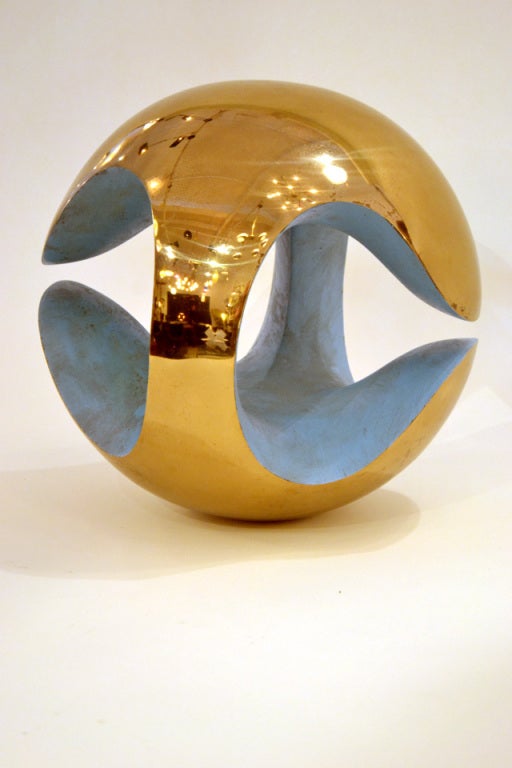A wonderful and minimalist sculpture by Robert Zeidman, 1980's. The work is titled,
