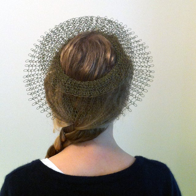 Exquise et rare sculpture de couronne tissée par Ruth Asawa