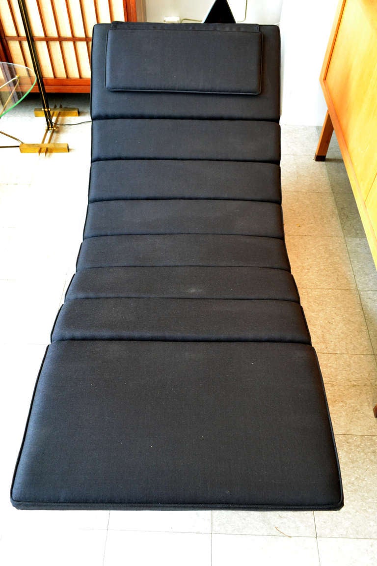 Mid-Century Modern Elegant Chaise Model #5490 by George Nelson for Herman Miller