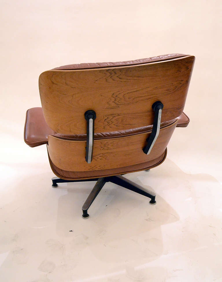 Mid-20th Century Simply Beautiful Eames 670/671 Lounge Chair and Ottoman