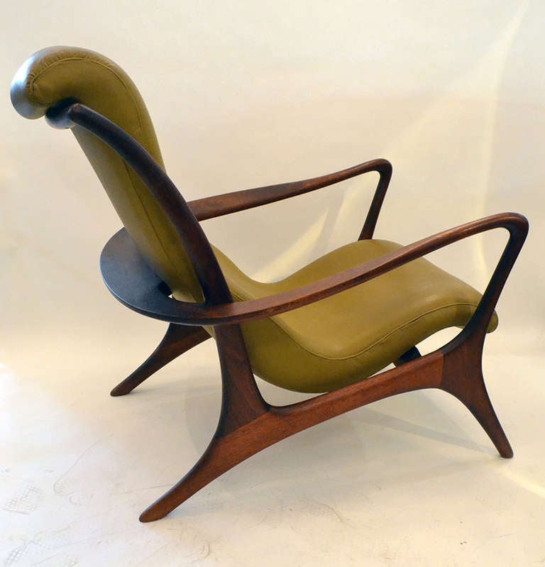 Late 20th Century Outstanding and Stylish Lounge Chair and Ottoman by Vladimir Kagan
