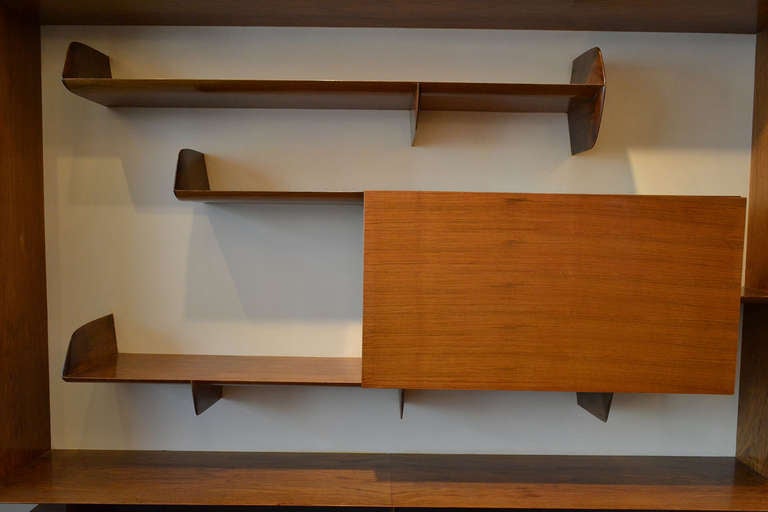 Outstanding Gio Ponti Sideboard with Bar by Singer and Sons In Good Condition In New York, NY