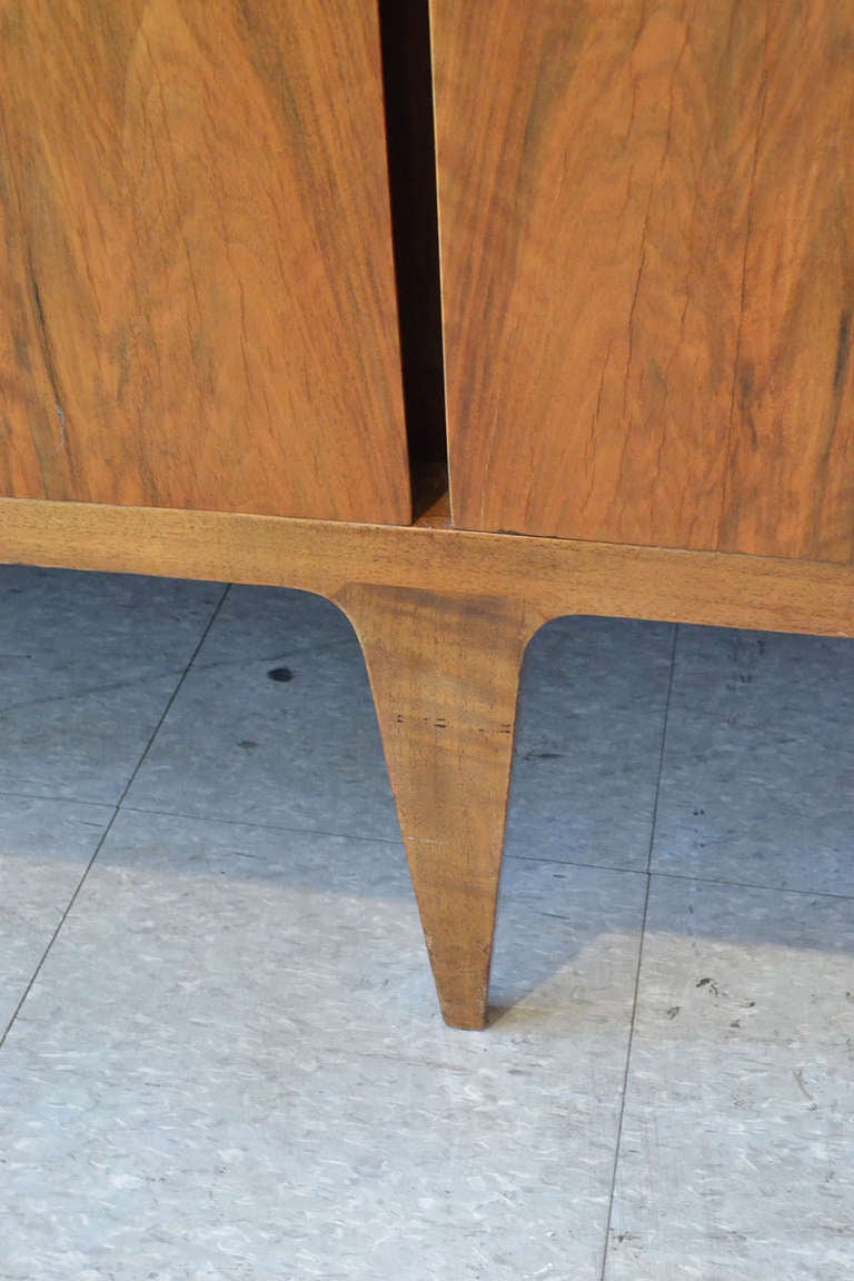 Walnut Outstanding Gio Ponti Sideboard with Bar by Singer and Sons