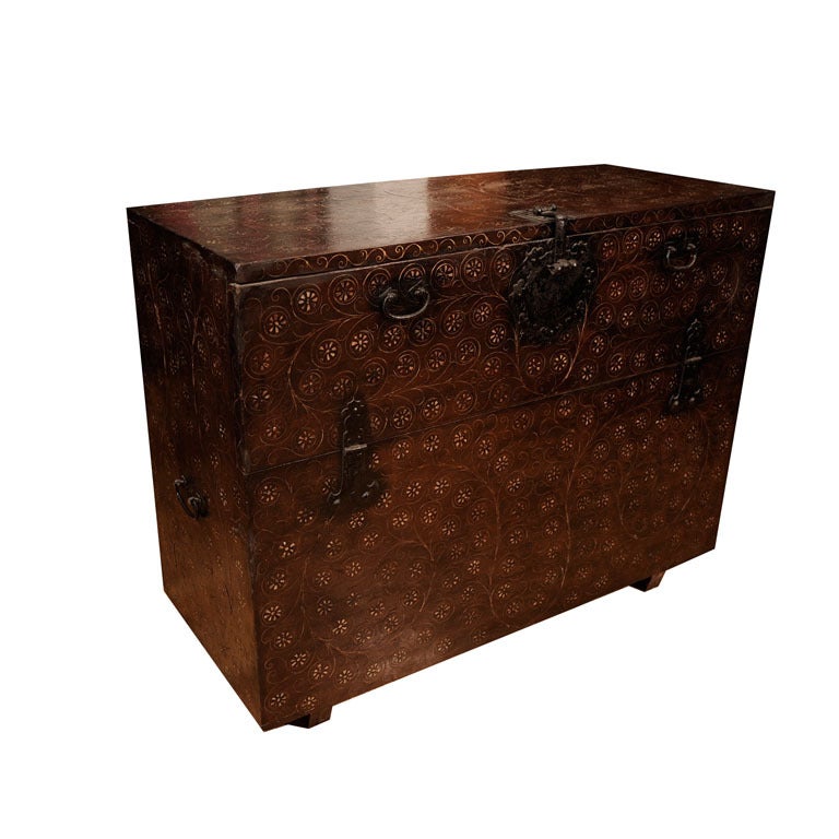 Royal Blanket Chest w/ Shark Skin & Brass Inlay For Sale