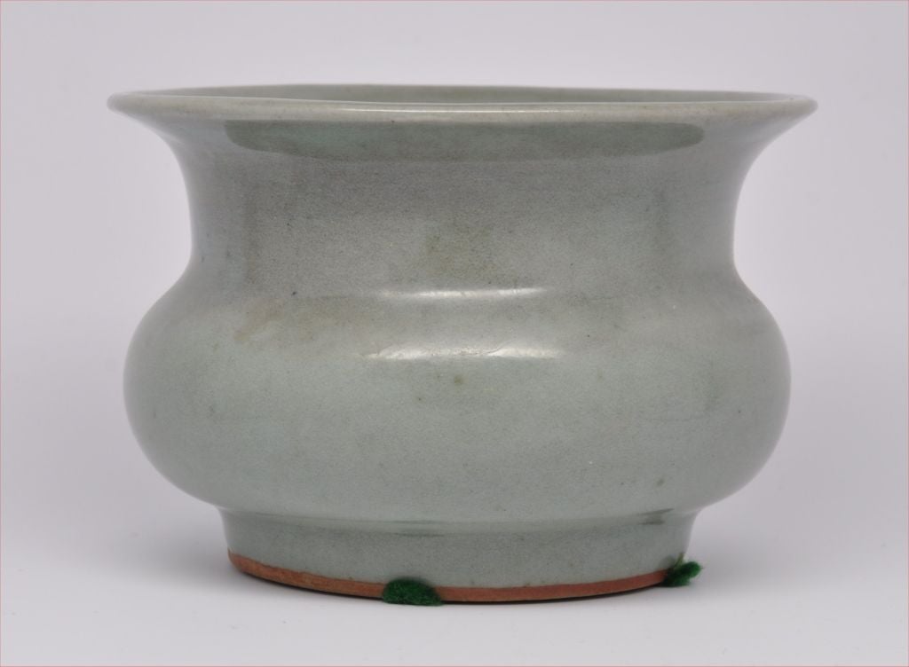 Chinese celadon glazed vessel