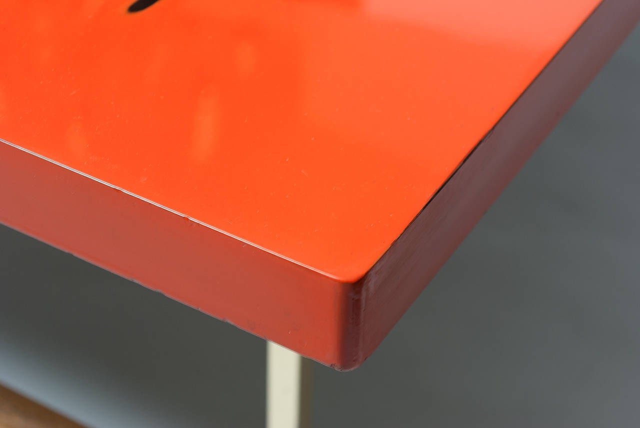 Japanese Lacquered 1950s Coffee Table 1