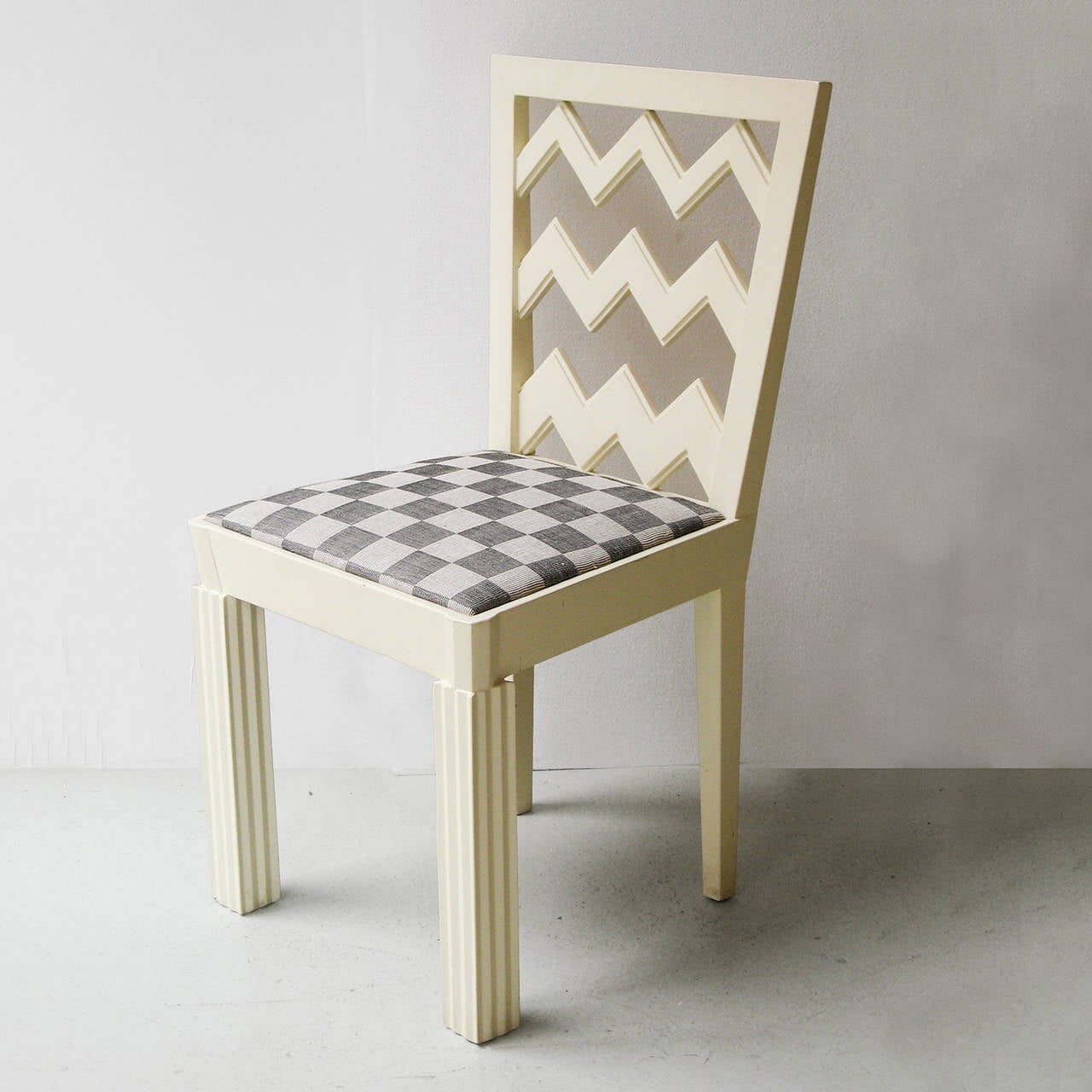 Vienna Secession white lacquered chair attributed to Josef Hoffmann, Austria, circa 1910.
Matching table is available.