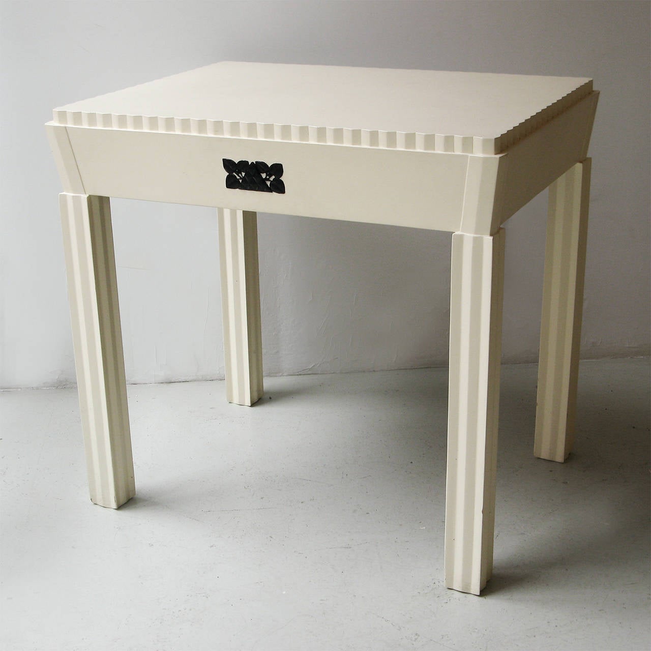 Vienna Secession small white lacquered desk or vanity with black painted detail attributed to Josef Hoffmann, Austria, circa 1910.
Matching chair available.