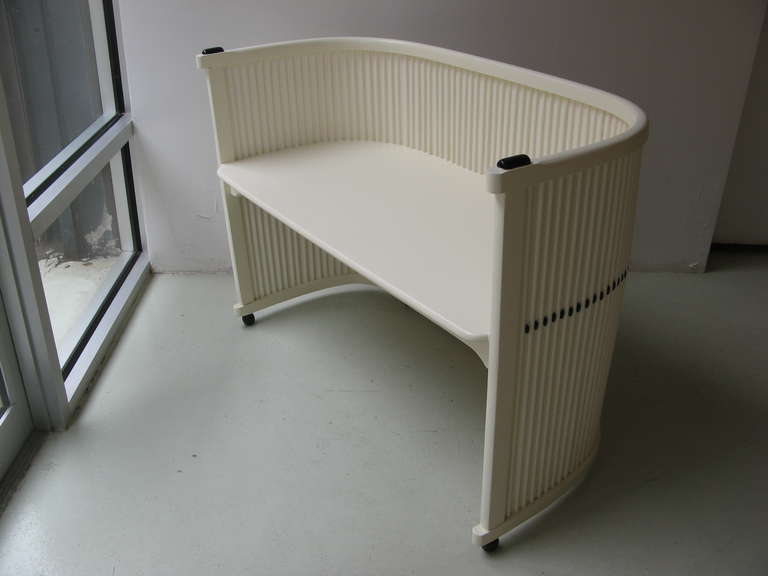 White Settee by Hans Gunther Reinstein In Excellent Condition In New York, NY