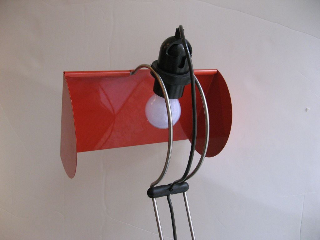 Large Italian Adjustable Desk Lamp in Red and Black Lacquer, circa 1970 In Good Condition In New York, NY
