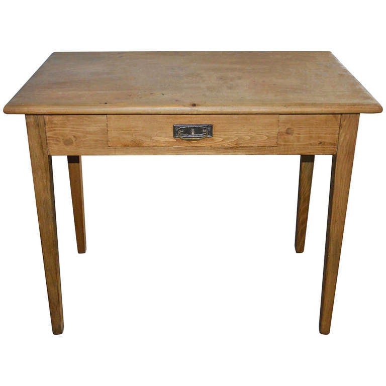 Small Antique Desk Or Farm Table At 1stdibs Small Antique Desk or Farm Table For Sale - Small Antique Desk Or Farm Table At 1stdibs