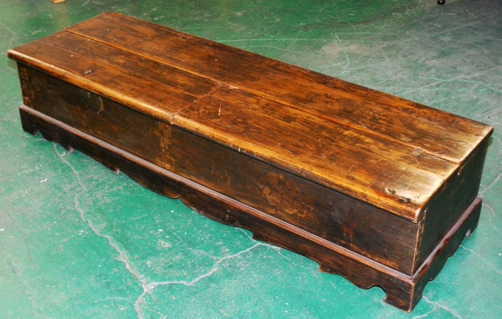 Chinese Low Trunk / Chest with Two Compartments