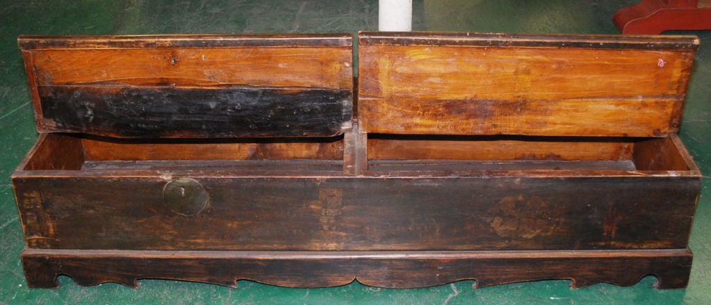 Low Trunk / Chest with Two Compartments 3