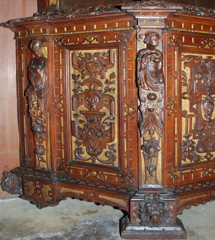 Renaissance Style Vitrine Cabinet In Excellent Condition For Sale In Los Angeles, CA