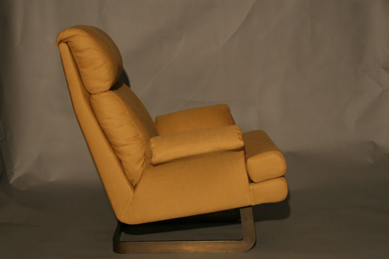 A comfortable modern chair and ottoman by Metropolitan In Good Condition For Sale In West Hollywood, CA