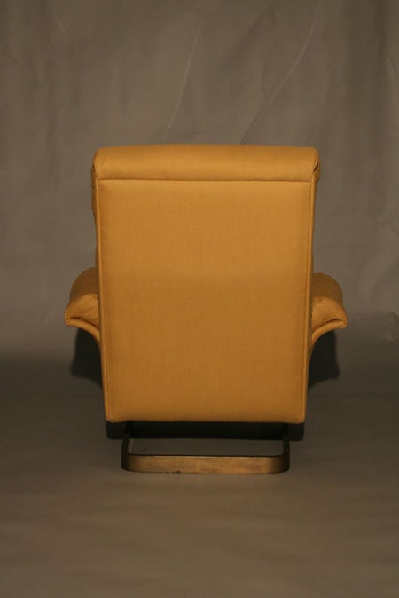 Late 20th Century A comfortable modern chair and ottoman by Metropolitan For Sale