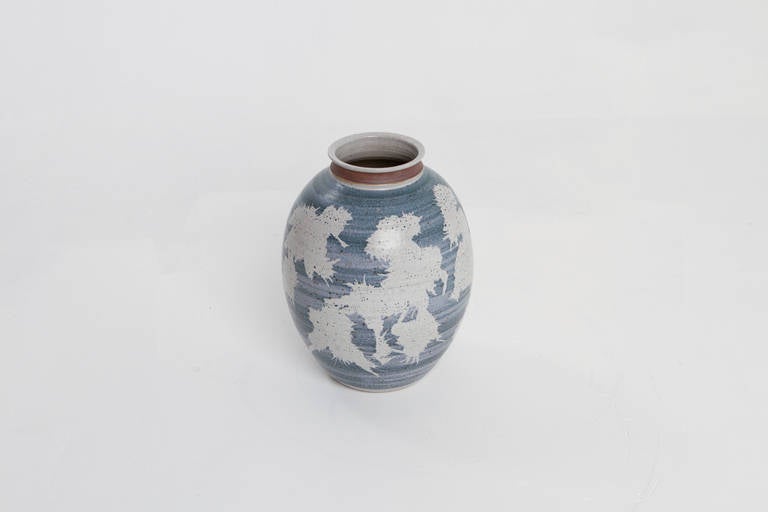 Blue and white glazed stoneware vase by Victoria Littlejohn, 1970's In Excellent Condition In West Hollywood, CA