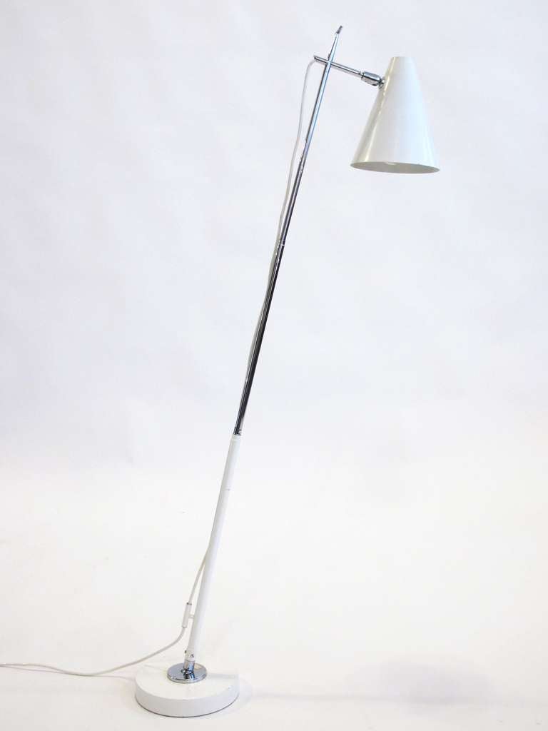 Beautiful rare telescoping table or floor light in white enameled metal and chrome, designed by Angelo Ostuni for Oluce.