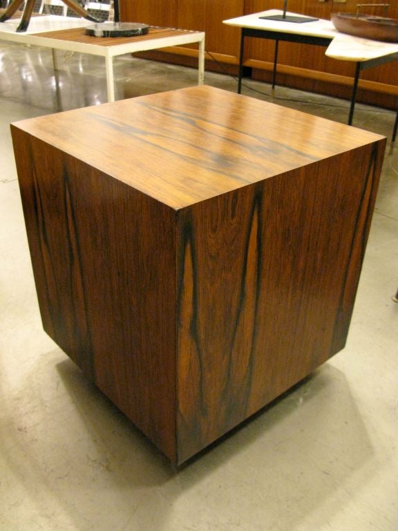 Milo Baughman Cube Table In Excellent Condition In Brooklyn, NY