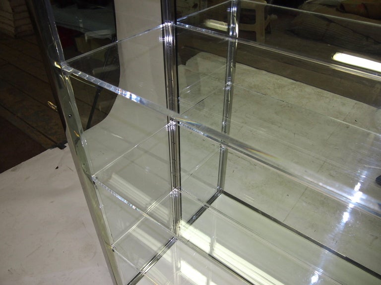 Display Case with Interior Lights by Pace Circa 1975 American In Excellent Condition In Jersey City, NJ