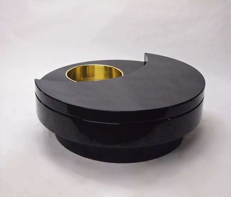 Mid-Century Modern Round, Rotating Black Lacquer Coffee Table by Willy Rizzo Circa 1970 France