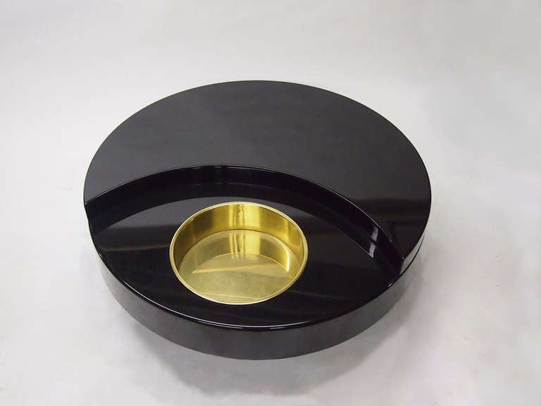 Late 20th Century Round, Rotating Black Lacquer Coffee Table by Willy Rizzo Circa 1970 France