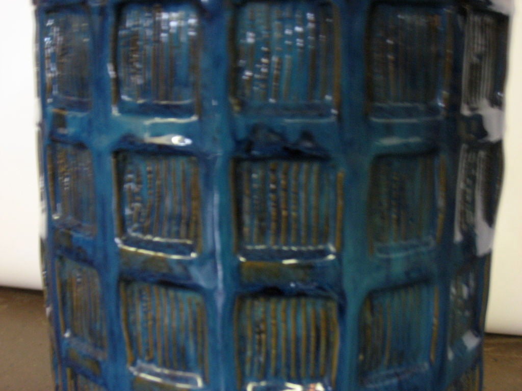 Deep blue glazed ceramic table lamp by Paul Laszlo with original fabric shade by Maria Kipp, all floating on wooden base (Large scale)