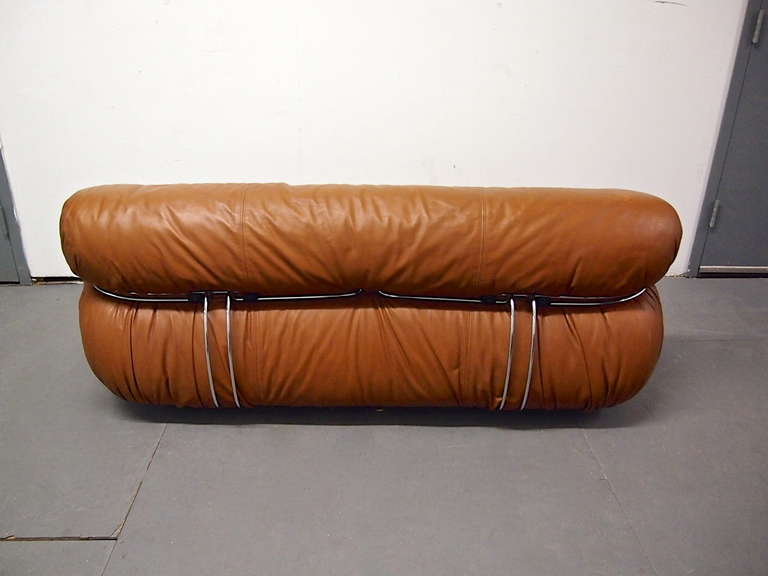 Late 20th Century Pair of Settees by Tobia Scarpa for Cassina Soriana 1976 Original Leather Italy