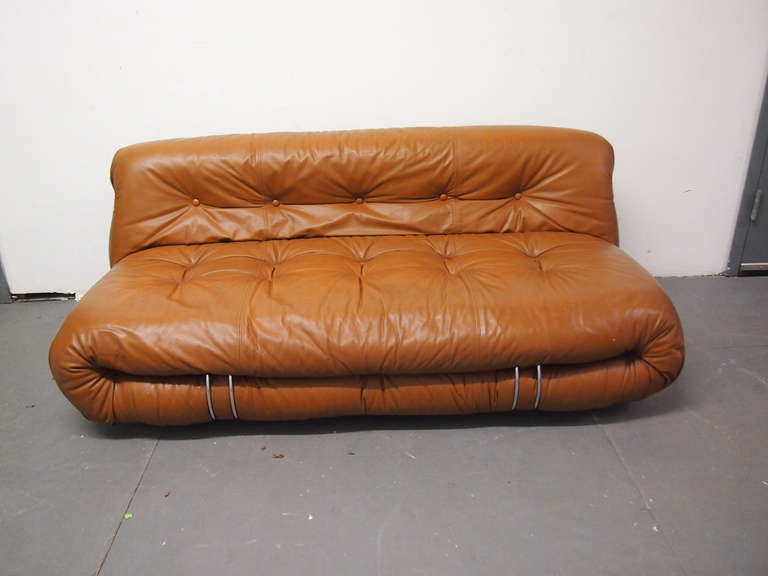 Mid-Century Modern Pair of Settees by Tobia Scarpa for Cassina Soriana 1976 Original Leather Italy