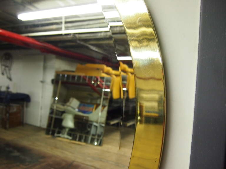 Round Beveled Mirror In Brass  Labeled Thayer Coggin Circa 1960 Made In America In Good Condition In Jersey City, NJ