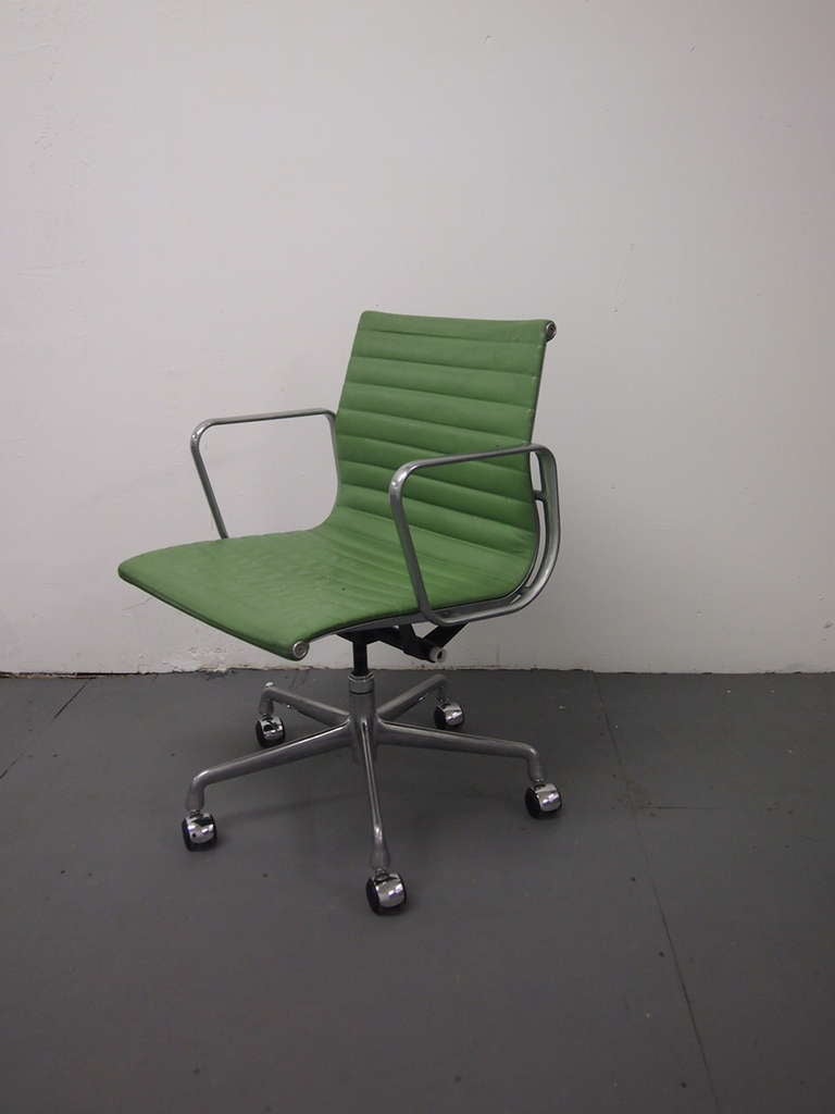 Mid-Century Modern Single Chair made in America by Eames for Herman Miller circa 1970