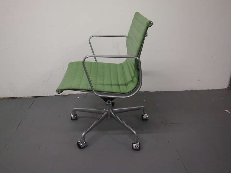 American Single Chair made in America by Eames for Herman Miller circa 1970