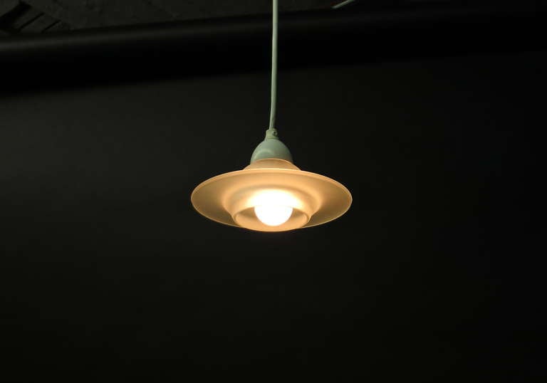 Milieu du XXe siècle Plafonnier en verre fabriqué en Italie, datant d’environ 1960 en vente
