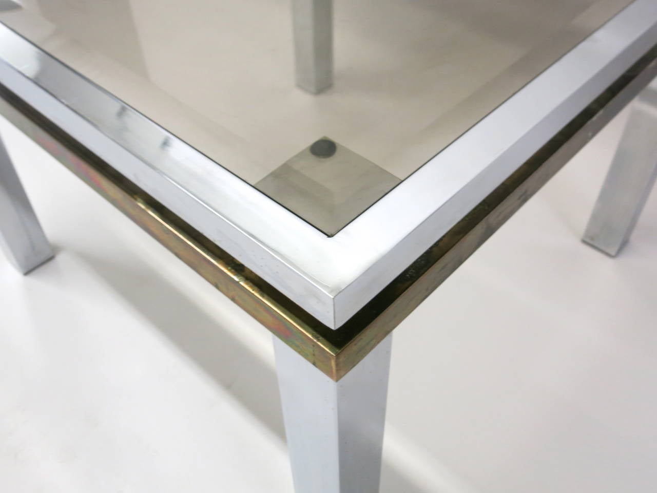 Mid-Century Modern Pair of Square Side Tables in Chrome and Brass, USA C. 1970 For Sale