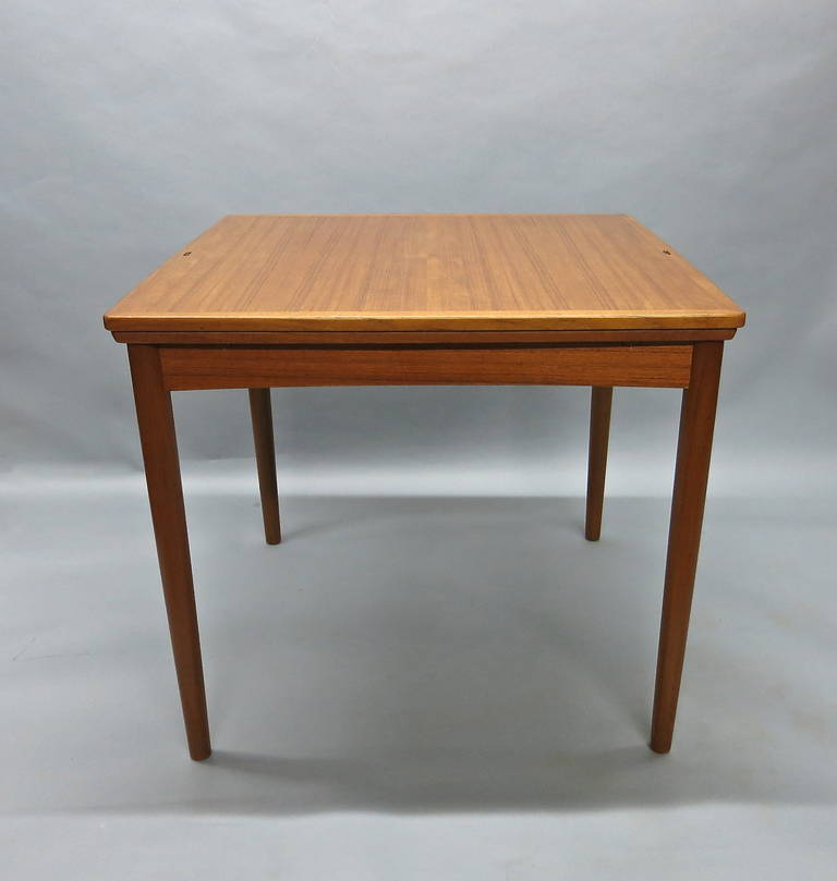 Mid-20th Century Reversible & Extending Game or Dining Table by Poul Hundevad, circa 1960