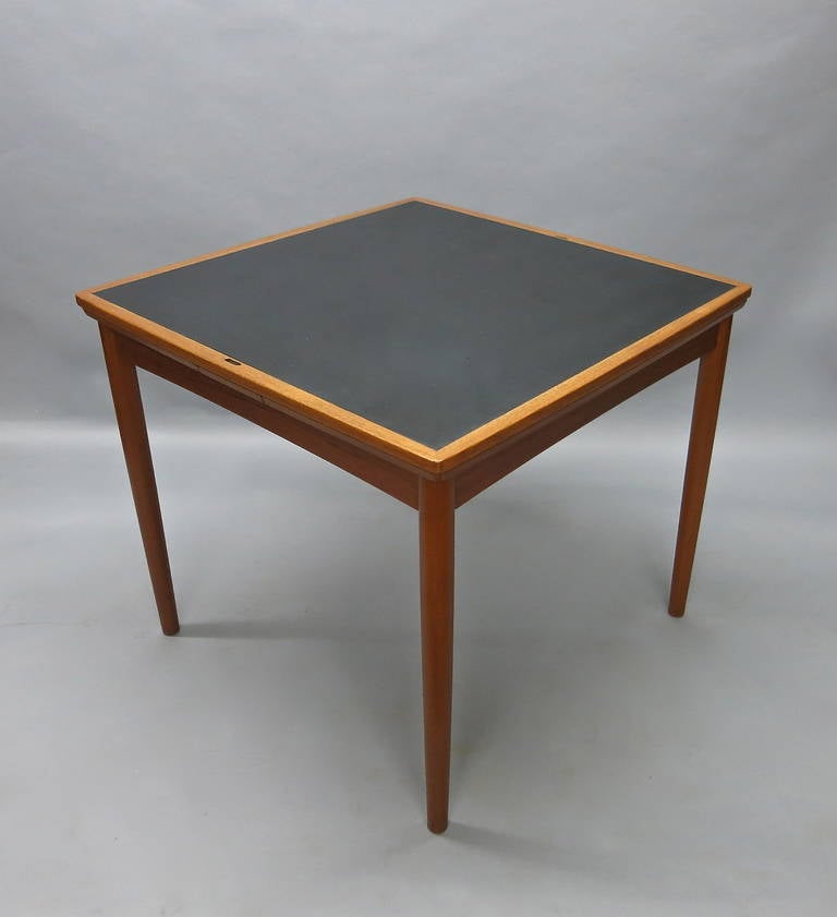 Reversible & Extending Game or Dining Table by Poul Hundevad, circa 1960 In Excellent Condition In Jersey City, NJ