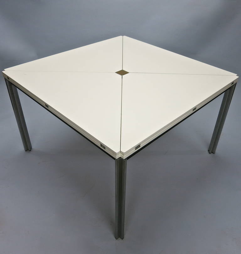 T92 Folding Table by Eugenio Gerli and Mario Cristiani for Tecno, Italy 1960 In Good Condition For Sale In Jersey City, NJ
