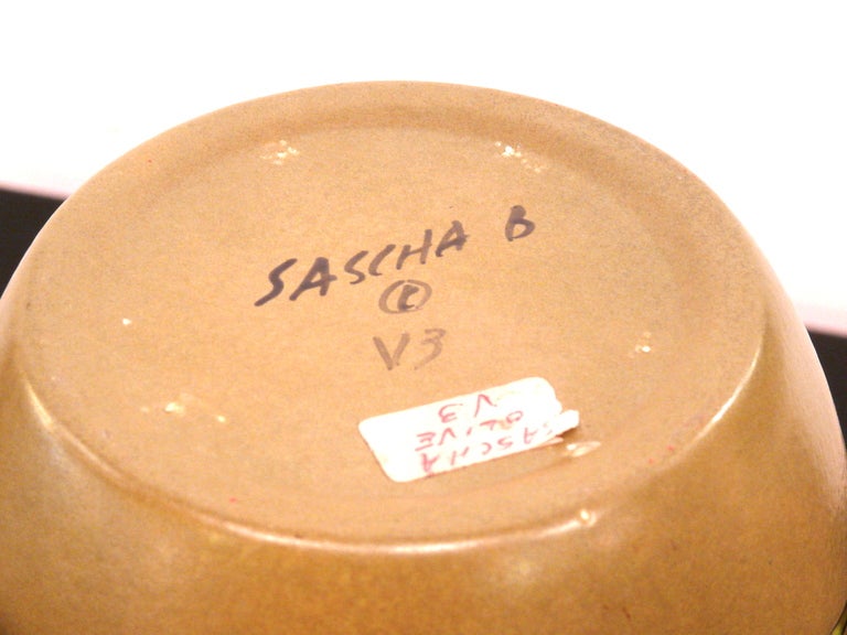 Sascha Brastoff V3 Vase In Excellent Condition In New York, NY