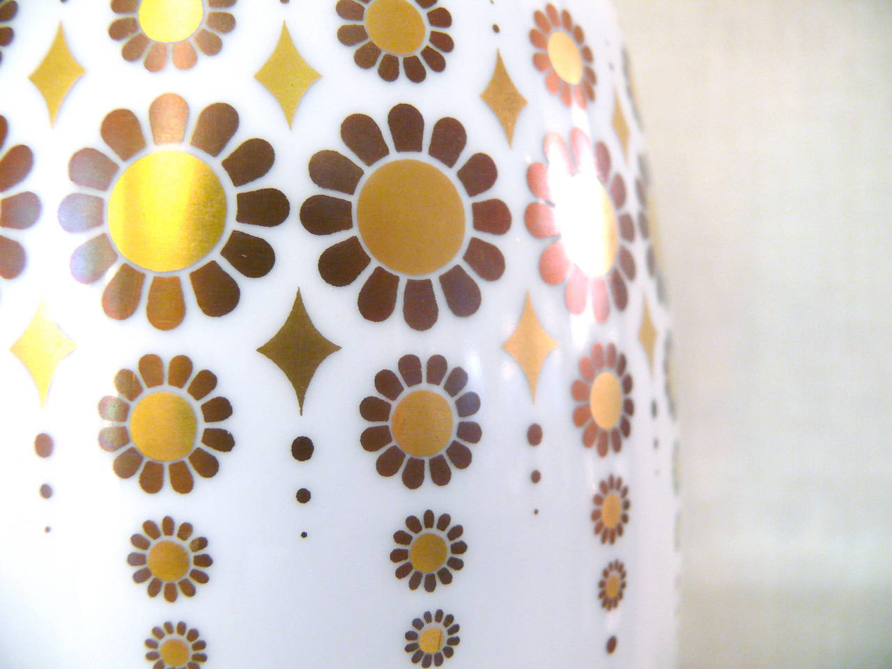 Porcelain Vase by Alboth & Kaiser For Sale 1