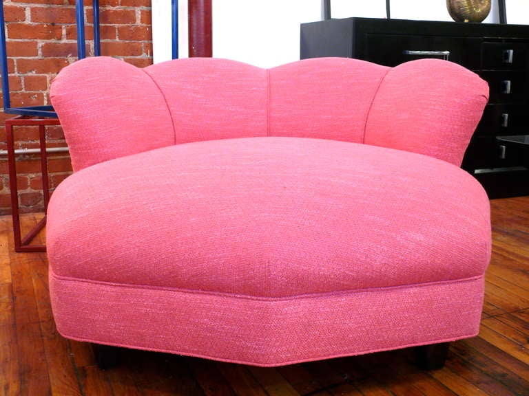 Scalloped Snuggle Chair 3