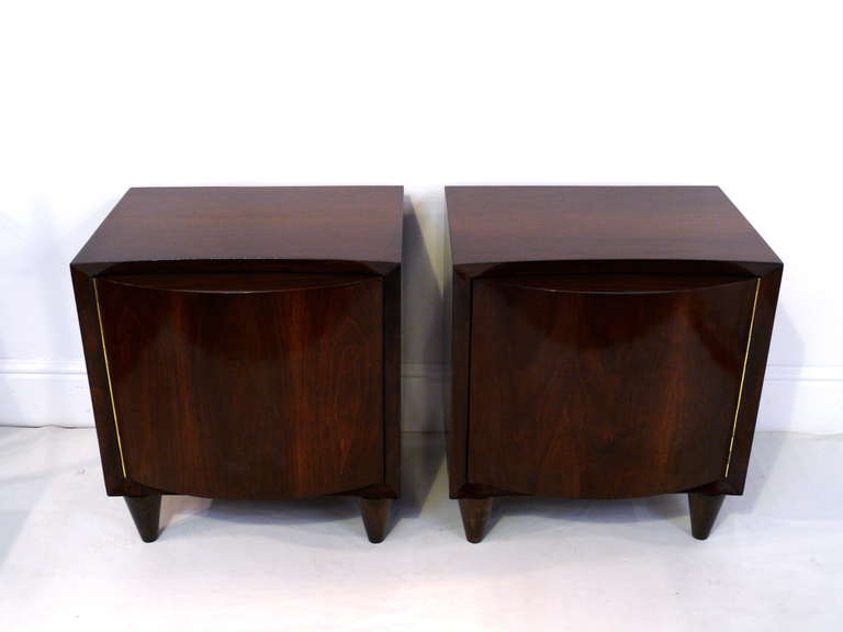 Mid-Century Modern Pair of Modernage Bow-Front End Tables For Sale