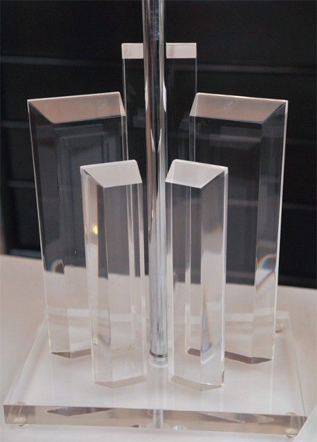 Pair of Prismatic Lucite Lamps In Excellent Condition In New York, NY