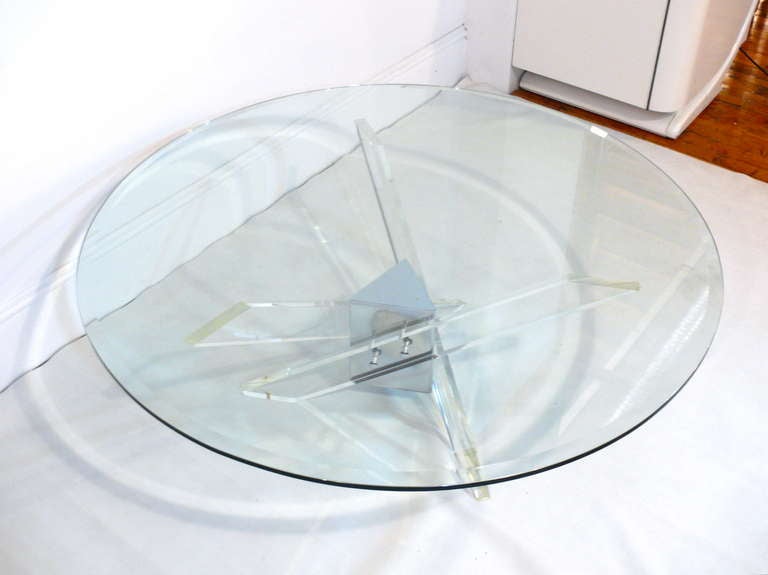 Lucite and Chrome Tripod Coffee Table In Excellent Condition In New York, NY