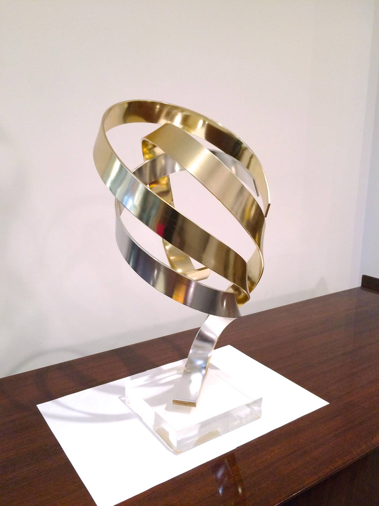 Triple Ribbon Sculpture by Dan Murphy In Excellent Condition In New York, NY